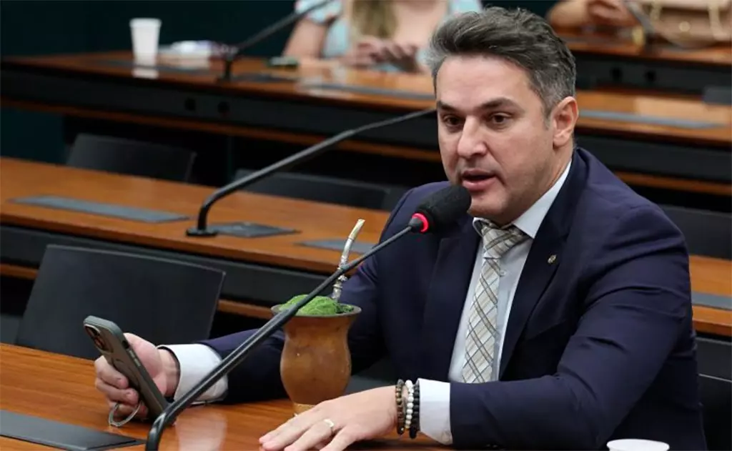 Deputado Zucco propõe fim dos benefícios penais para réu primário